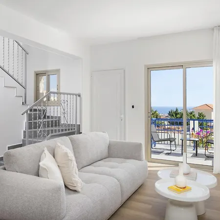 Aura Sun Homes By Nomads בית נופש *